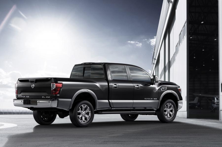  Nissan Titan Crew Cab XD SL 2015 года  (фото 6 из 21)